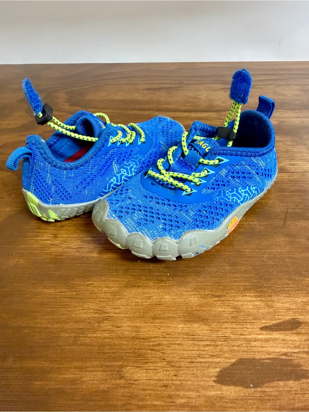 Kids Saguaro Barefoot Walking Outdoor Play Shoes in Bright Blue